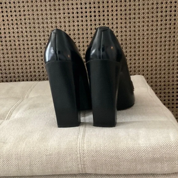 Chloe Black and Gold Heels - Picture 4 of 5